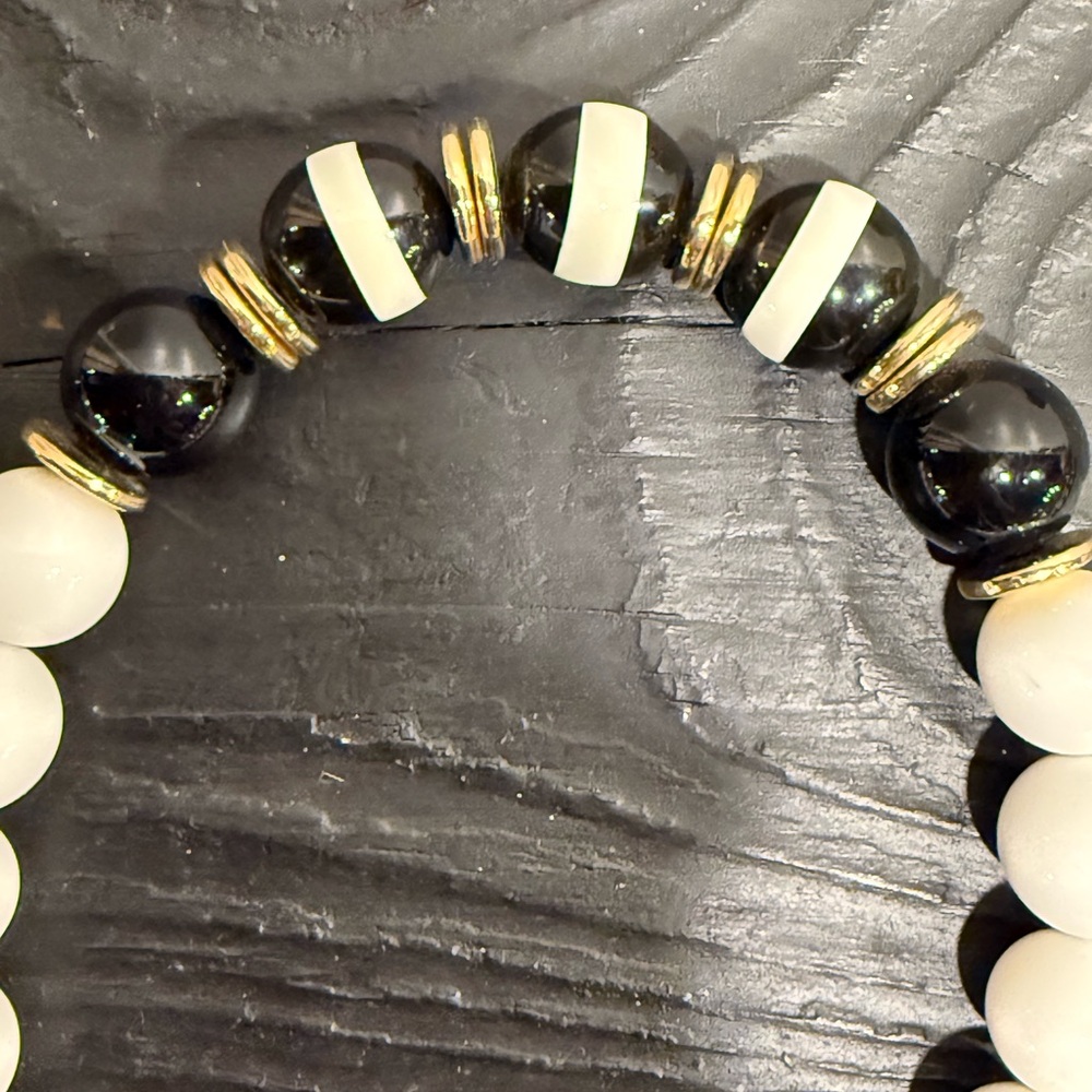 SOLD Authentic Vintage 70’s Givenchy Beaded Necklace - Picture 4 of 4